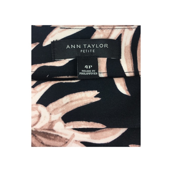 Ann Taylor • Petite Floral Pencil Skirt - Picture 3 of 4